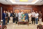 प्रधानमन्त्री कार्कीलाई कलाकारहरूको सुझाव : ‘अविचलित रही अघि बढ्नुस्, हामी साथमा छौँ’