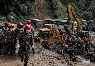 भोटेकोशीमा बढ्दो मानवीय क्षति, शव व्यवस्थापनमै चुनौती