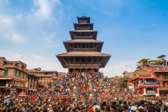 भक्तपुरमा बिस्का जात्रा मनाईदै 