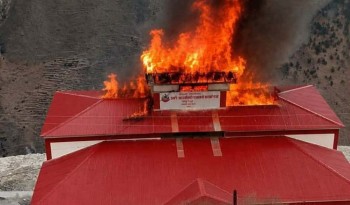 ताँजाकोट गाउँपालिका कार्यालयमा आगलागी, प्रहरीले थाल्यो अनुसन्धान
