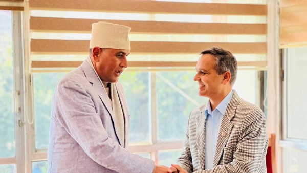 गृहमन्त्रीसँग निवर्तमान सांसद खतिवडाको भेट, निर्वाचन सुरक्षा मजबुत बनाउन आग्रह