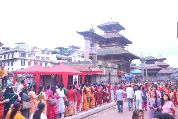 कृष्ण जन्माष्टमी पर्व मनाइँदै, मुलुकभरका कृष्णमन्दिरमा दर्शनार्थीको घुइँचो