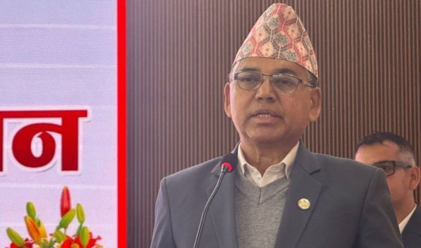 कर्मचारीलाई मन्त्री दाहालको निर्देशन:  ‘कामको फेहरिस्त लामो छ, भन्न नहिचकिचाउनु’