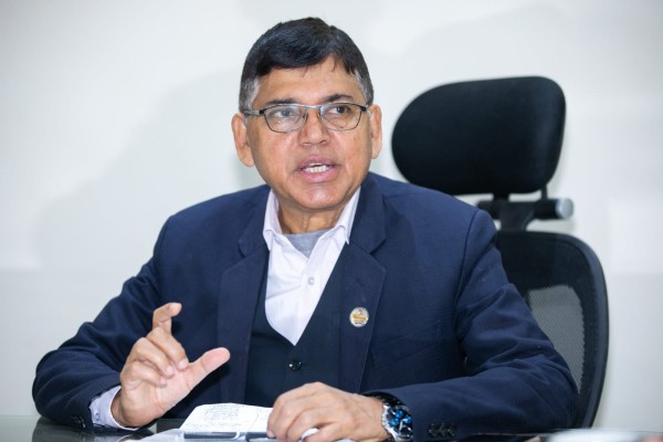 मन्त्रालय खारेजीको बहस व्यर्थ र औचित्यहिन : मन्त्री दाहाल
