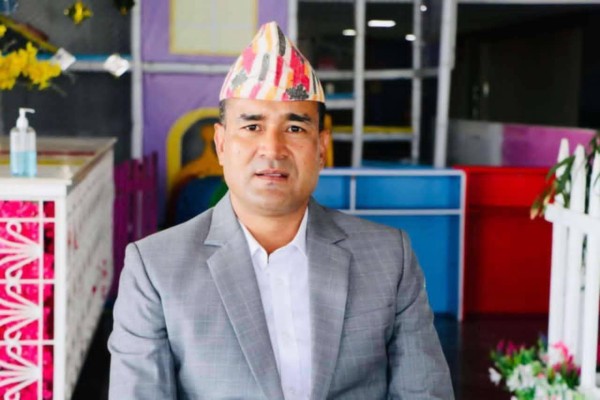 ओली नेतृत्वको सरकार ढल्ने सपनामा हराएको माओवादी