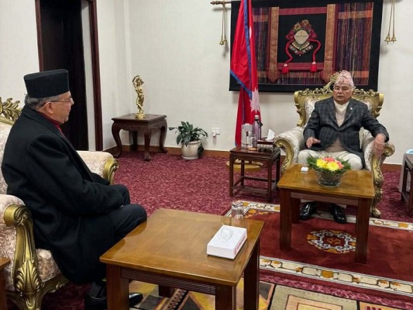 राष्ट्रपति पौडेल र पूर्वप्रधानमन्त्री खनालबीच शीतल निवासमा छलफल