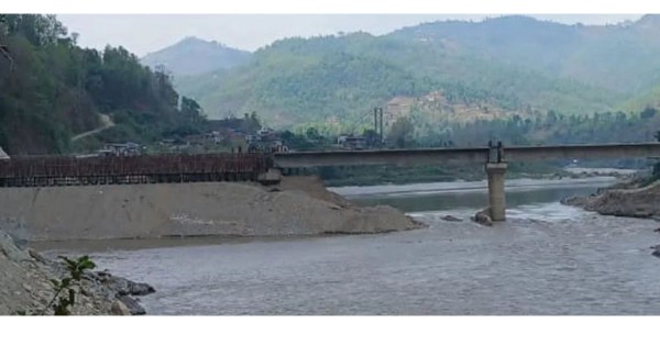 कालीगण्डकी नदीमा निर्माणाधीन पुल ९ वर्षदेखि अधुरै, सरकार लाचार