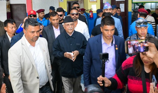 रेलदेखि रंगशालासम्मका योजना रोकिए : ओली