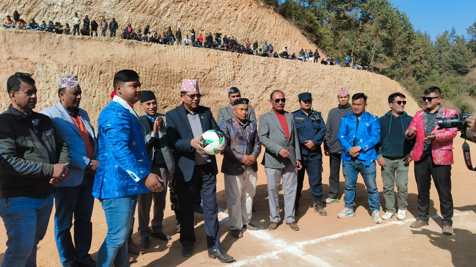 युवाहरुलाई निराश नहुन मन्त्री दाहालको आग्रह 
